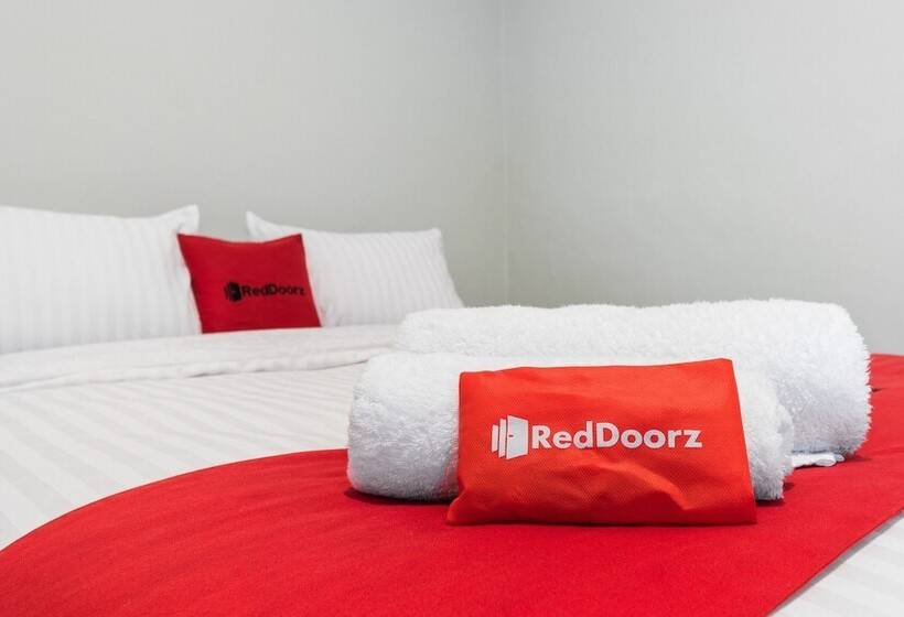 Номер Стандарт, Reddoorz Plus Near Rs Usu Medan 2