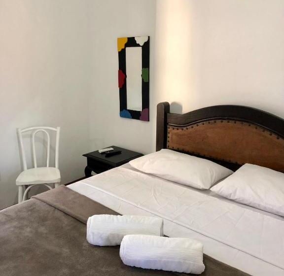 سوییت جونیور با بالکن, Suítes Casarão