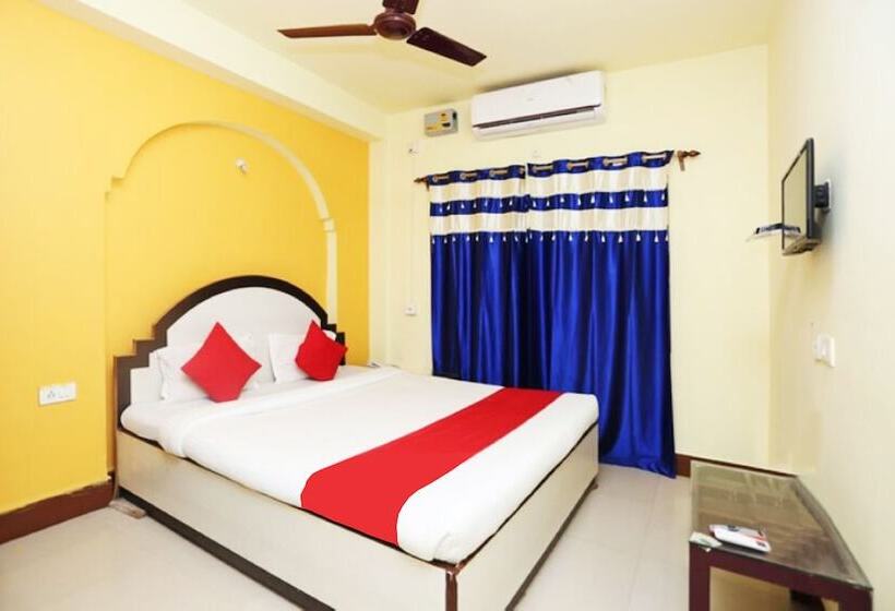 Quarto Deluxe, Goroomgo Shree Bhumi Puri
