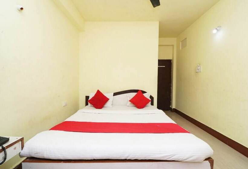 Quarto Deluxe, Goroomgo Shree Bhumi Puri