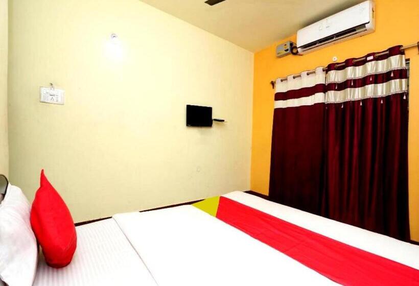 Quarto Deluxe Cama King, Goroomgo Shree Bhumi Puri