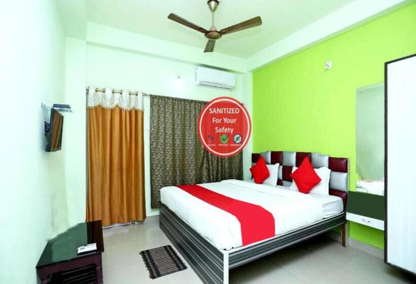 Quarto Deluxe Cama King, Goroomgo Shree Bhumi Puri