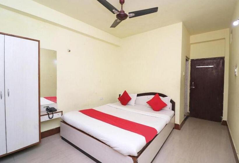 Quarto Estandar, Goroomgo Shree Bhumi Puri