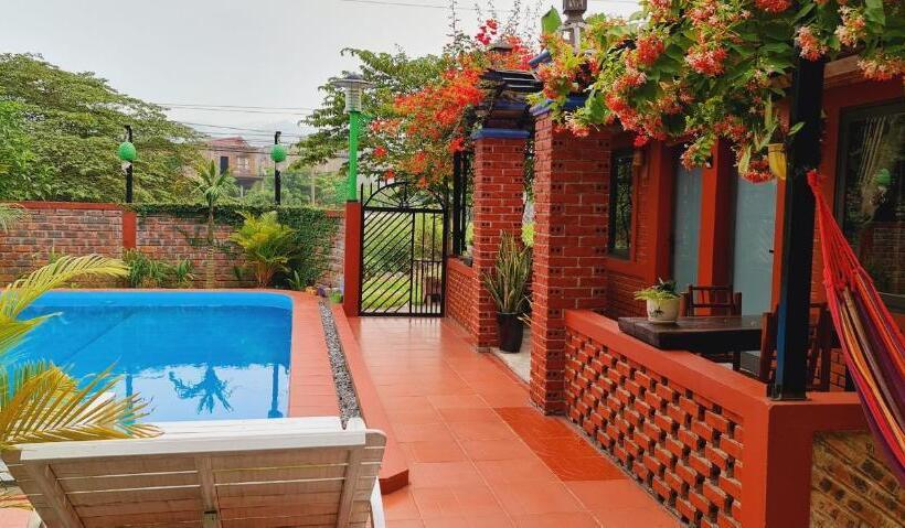 اتاق استاندارد با چشمانداز استخر, Vu S Homestay