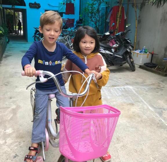 اتاق استاندارد با چشم‌انداز استخر, Vu S Homestay