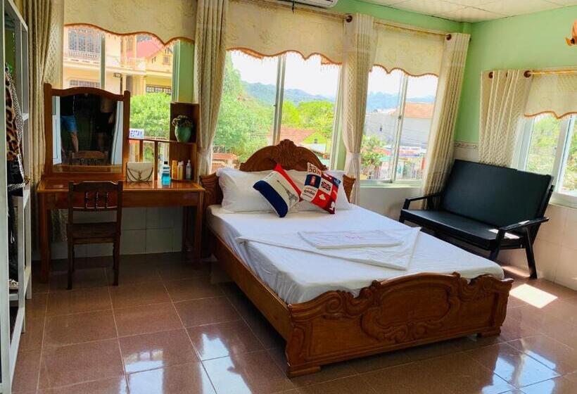 اتاق استاندارد با چشم‌انداز کوهستان, Vu S Homestay