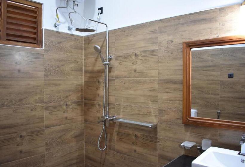 اتاق لوکس, Forest Edge Safari Villa