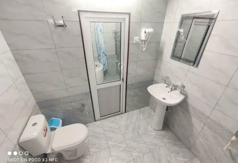 اتاق استاندارد سه تخته با بالکن, Khiva Tosh Darvoza & Trip Service
