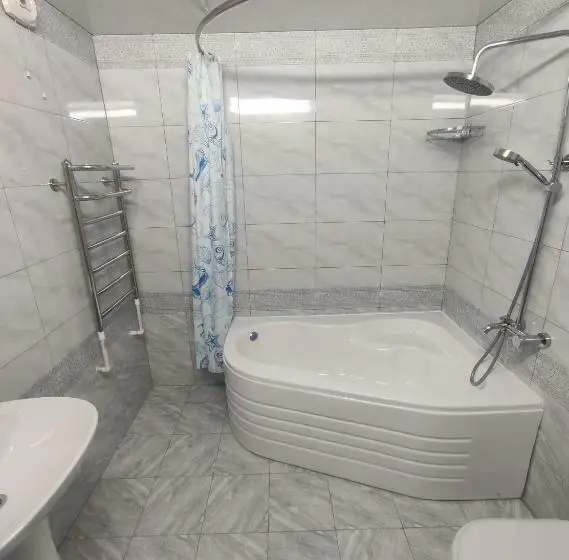 اتاق استاندارد سه تخته با بالکن, Khiva Tosh Darvoza & Trip Service