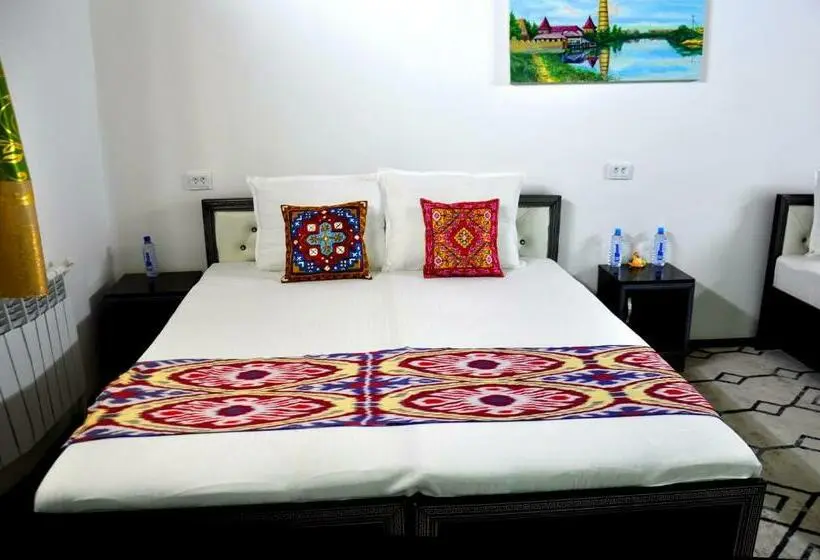 اتاق استاندارد سه تخته با بالکن, Khiva Tosh Darvoza & Trip Service