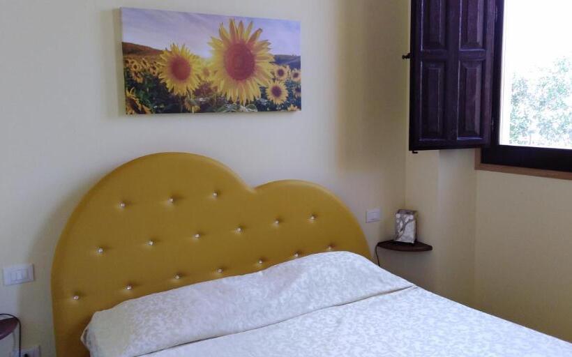 Standard room with outdoor bath, Villa Le Torri B&b