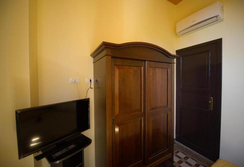 Standard room with outdoor bath, Villa Le Torri B&b