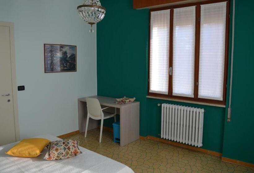 اتاق لوکس, The Swan B&b