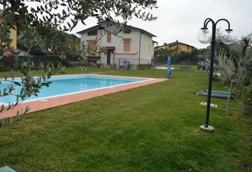 اتاق استاندارد با بالکن, The Swan B&b