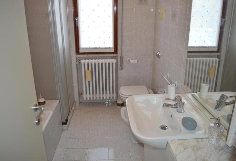 带泳池观景的豪华房, The Swan B&b