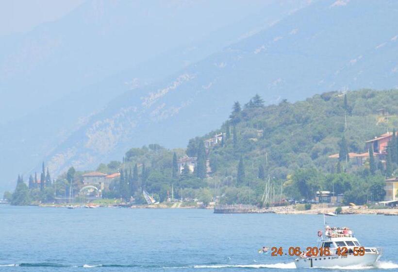 带泳池观景的豪华房, The Swan B&b