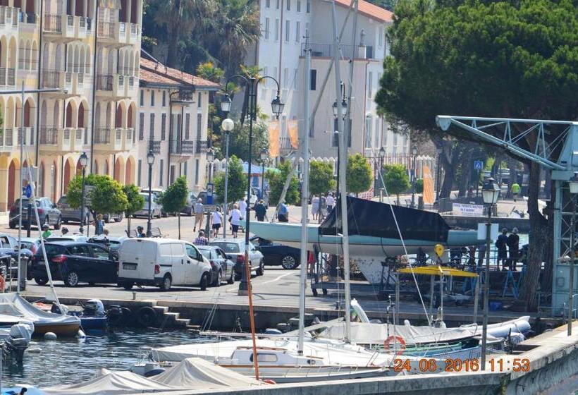 带泳池观景的豪华房, The Swan B&b