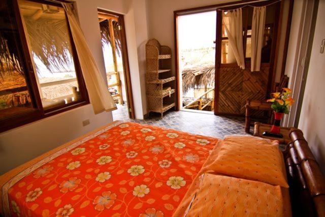 بنجلو قياسى, Oceanic Bungalows