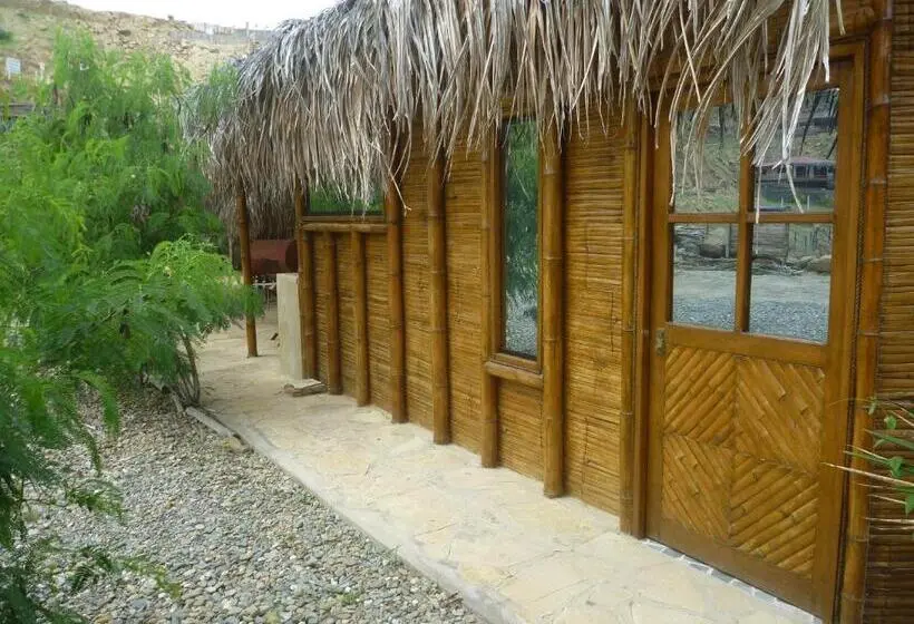 بانگلوی استاندارد, Oceanic Bungalows