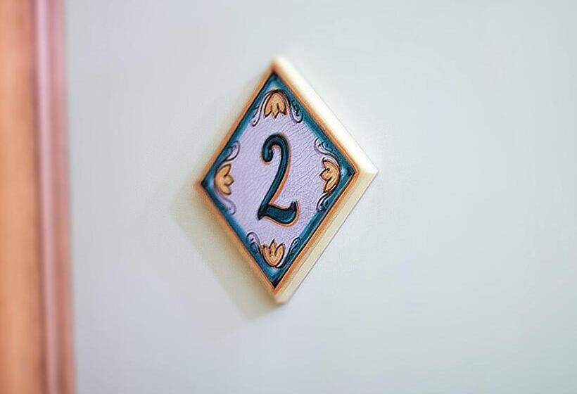 جناح مزوَّد بشرفة, B&b Porta Bagni