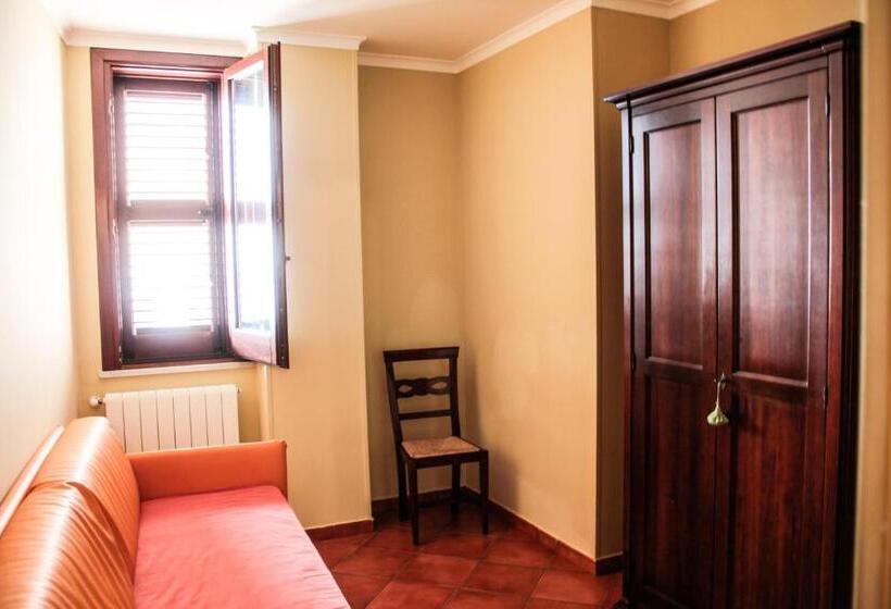 جناح مزوَّد بشرفة, B&b Porta Bagni