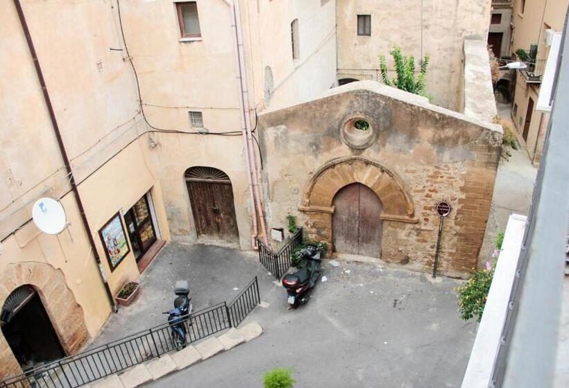 جناح مزوَّد بشرفة, B&b Porta Bagni