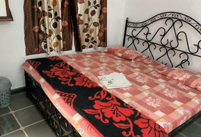 Quarto standard, Jag Niwas Guest House & Pure Veg Restaurant