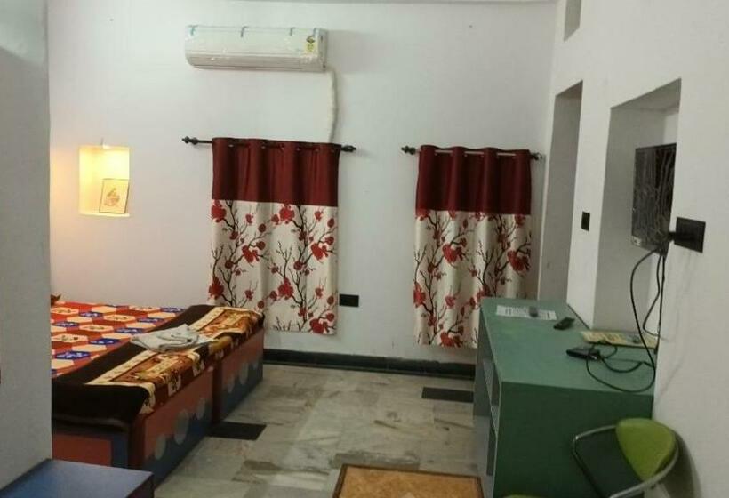 Quarto superior, Jag Niwas Guest House & Pure Veg Restaurant