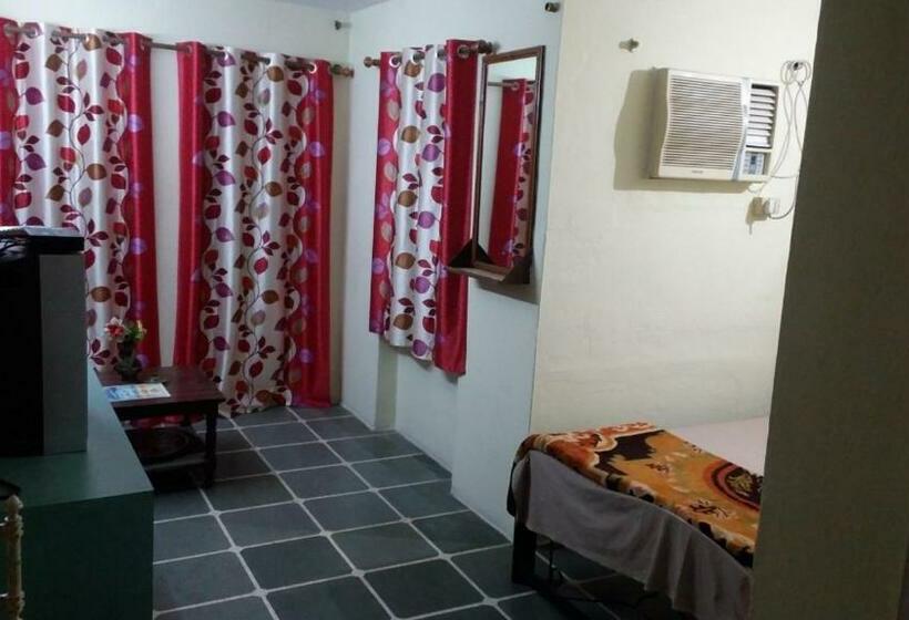 Quarto superior, Jag Niwas Guest House & Pure Veg Restaurant