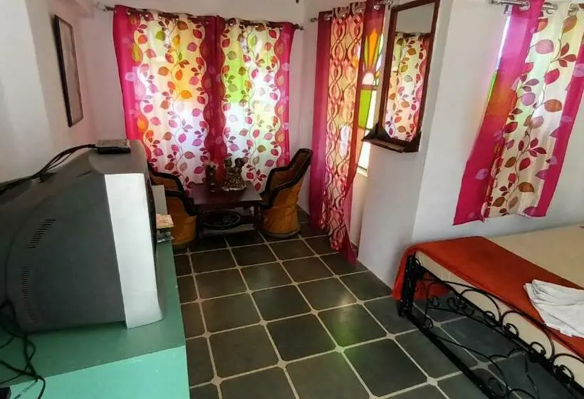 デラックスルーム, Jag Niwas Guest House & Pure Veg Restaurant