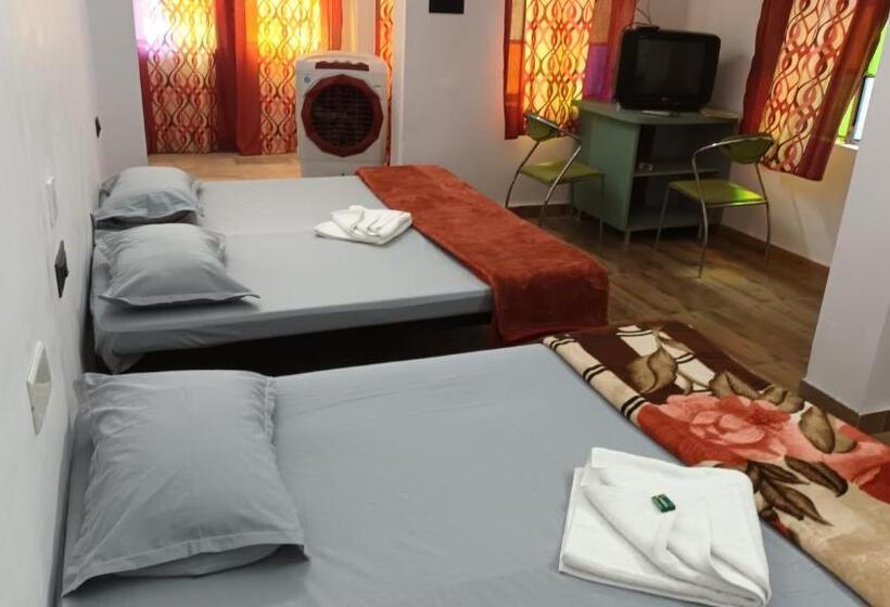 Quarto Familiar Deluxe, Jag Niwas Guest House & Pure Veg Restaurant