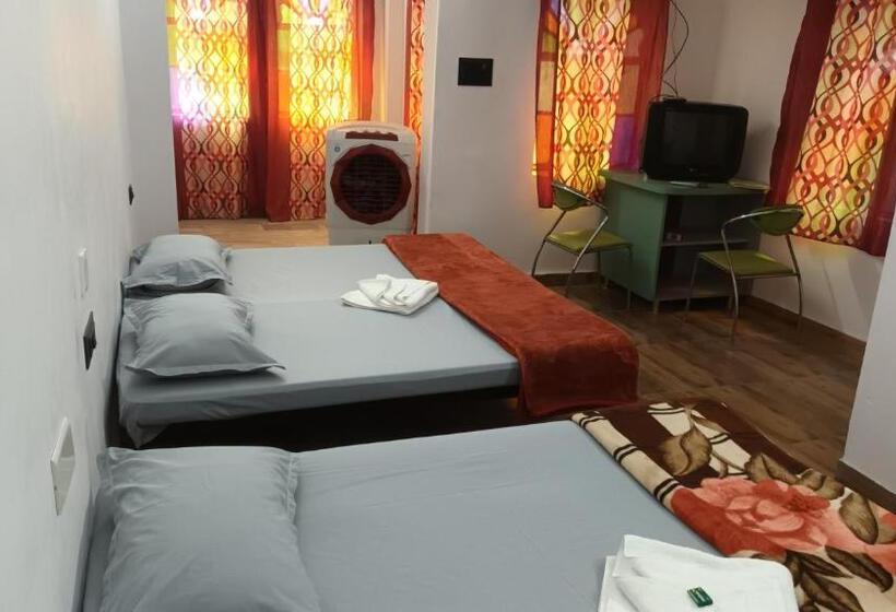 Quarto Familiar Deluxe, Jag Niwas Guest House & Pure Veg Restaurant