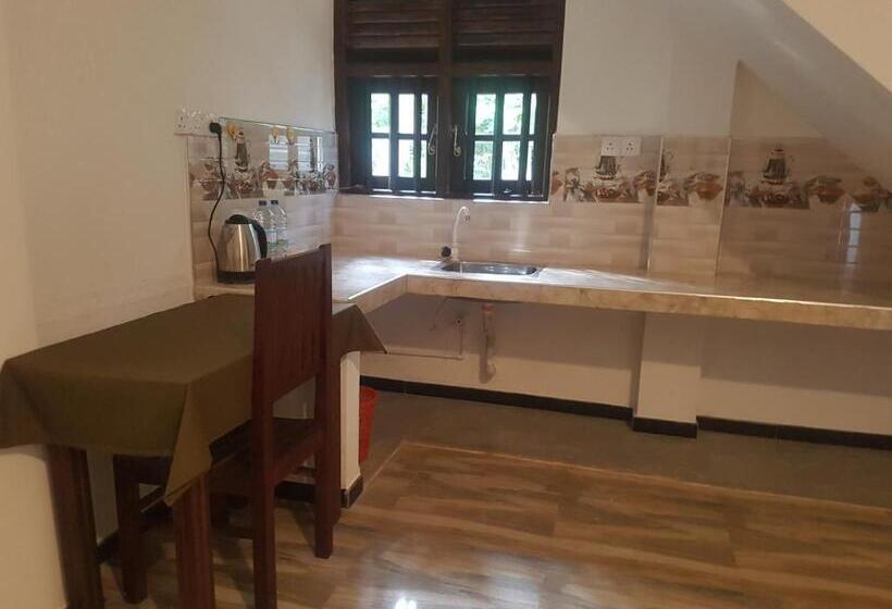 디럭스 룸, Sea Port Hiriketiya