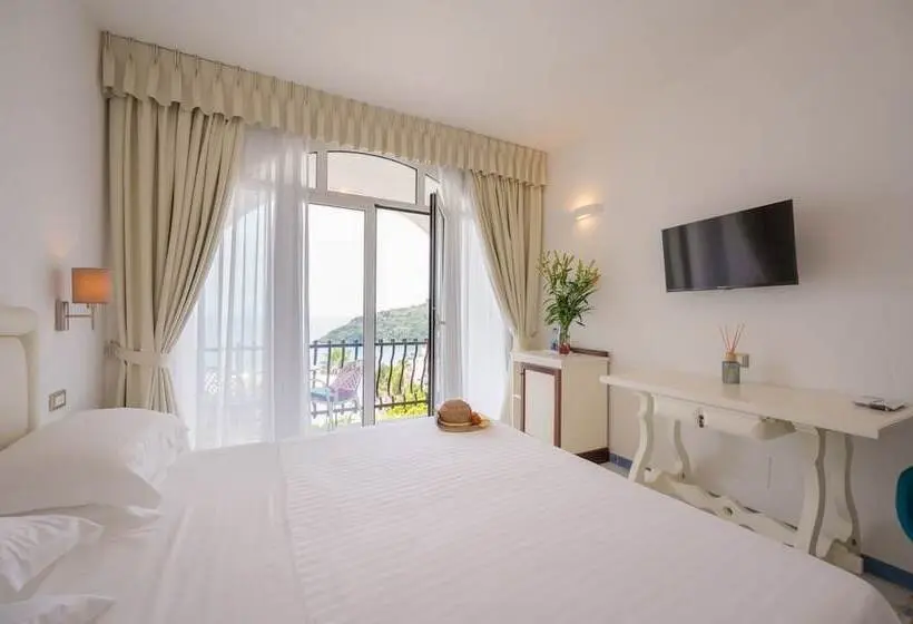 オーシャンビュースーペリアールーム, Grand Hotel Le Rocce