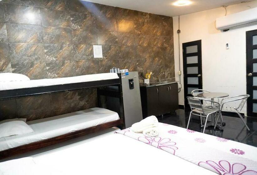 סטודיו משפחתי, Family House Rodadero