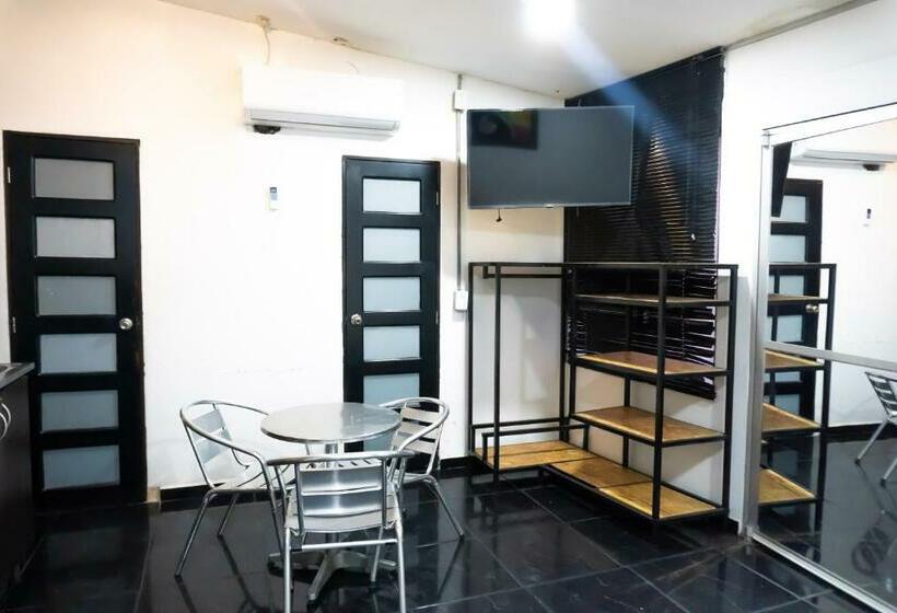 סטודיו משפחתי, Family House Rodadero