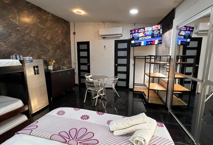 סטודיו משפחתי, Family House Rodadero