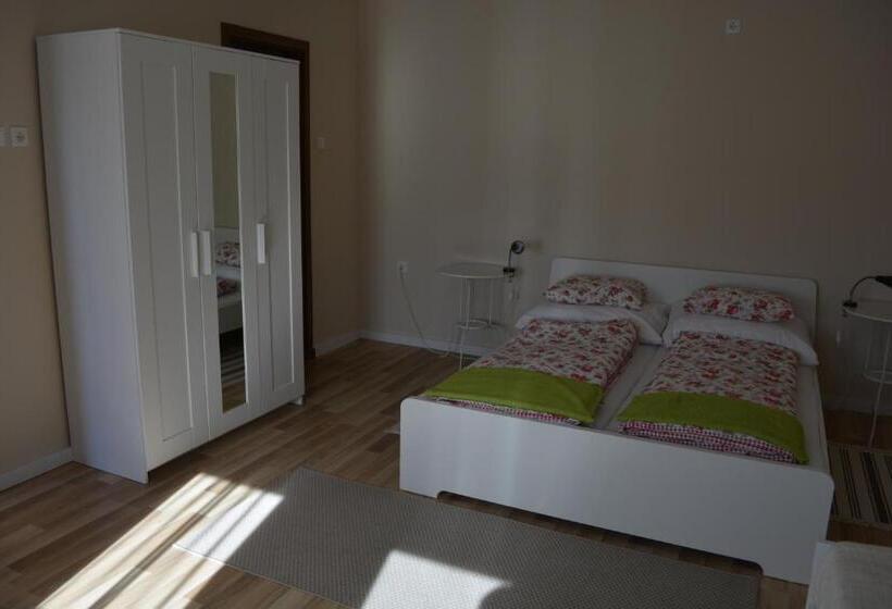 침실 1개 아파트, Napsugár Vendégház