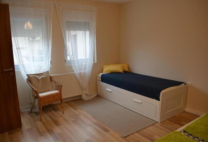 1베드룸 아파트 1층, Napsugár Vendégház