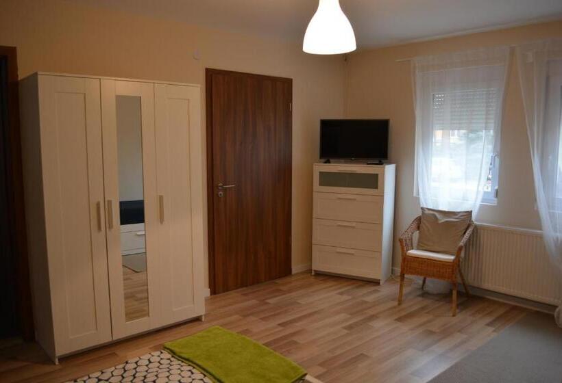 1베드룸 아파트 1층, Napsugár Vendégház