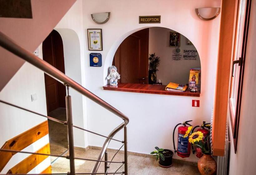 Номер Стандарт Трехместный, Vien Guest House