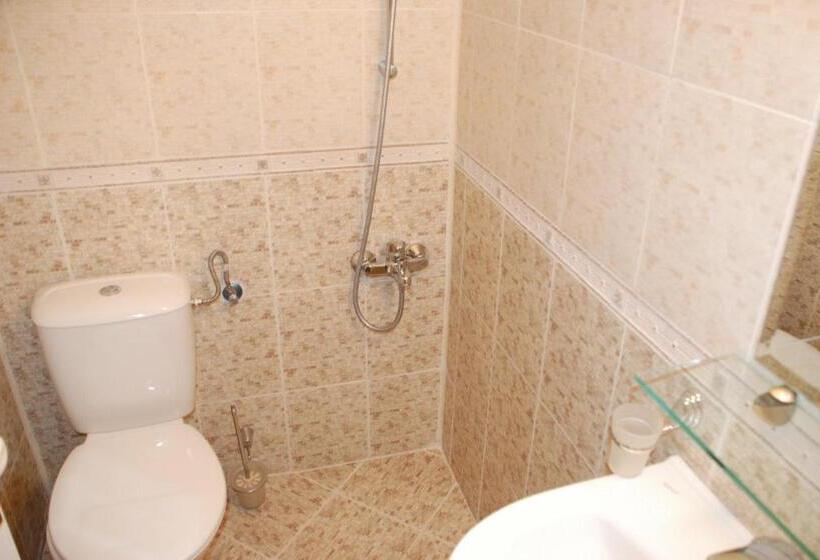 标准三人间, Vien Guest House