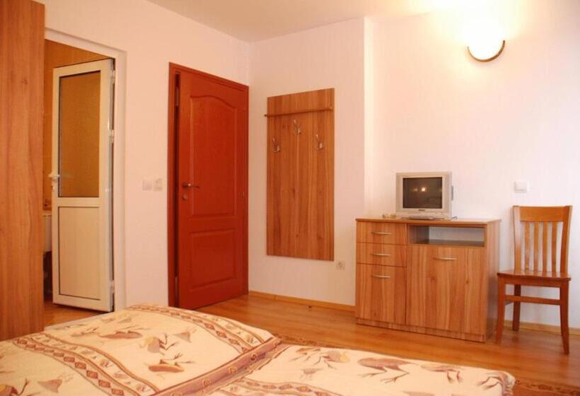 标准三人间, Vien Guest House