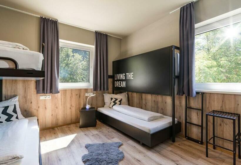 ルームシェアのワンベッド, Contiki Haus Schöneck