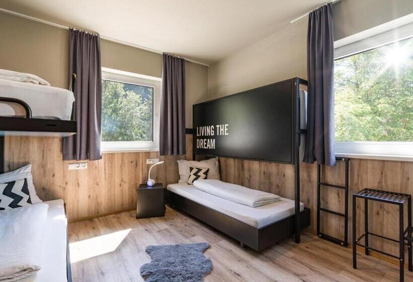 スタンダード4人部屋, Contiki Haus Schöneck