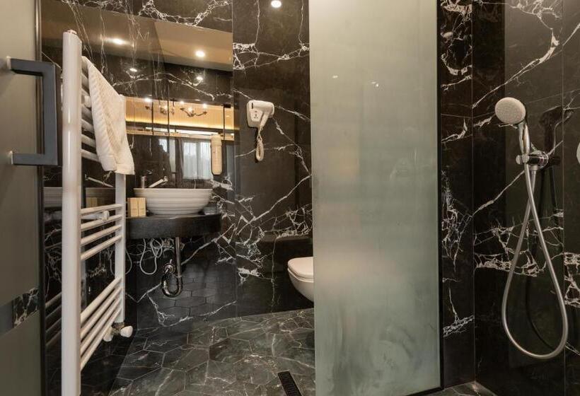 غرفة قياسية مزودة بجاكوزى, Tsarevets Design And Spa
