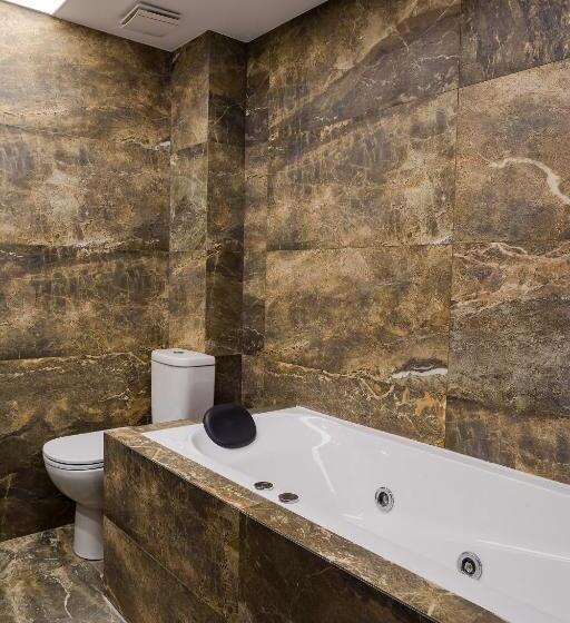 디럭스 자쿠지룸, Tsarevets Design And Spa