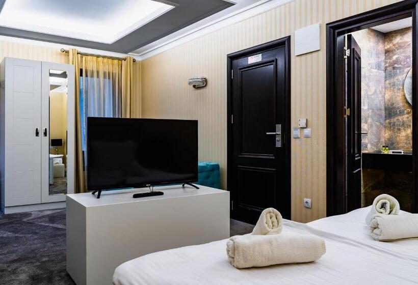 발코니가 있는 스위트, Tsarevets Design And Spa