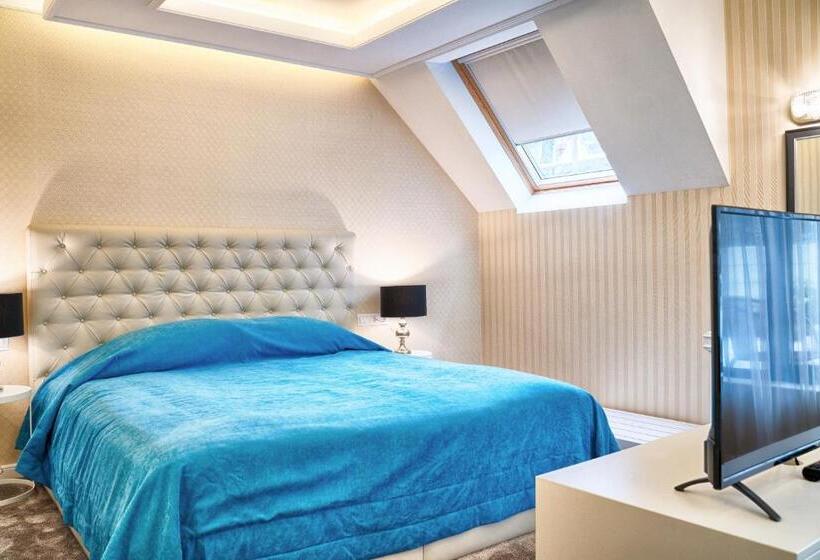 발코니가 있는 스위트, Tsarevets Design And Spa