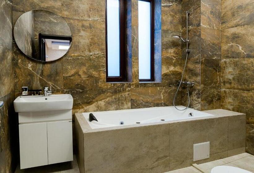 디럭스 스튜디오, Tsarevets Design And Spa